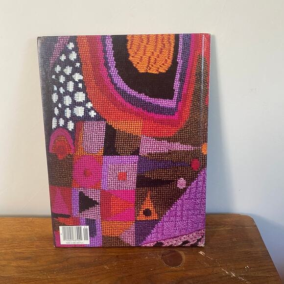 Vintage 1978 Better Homes & Gardens Needlepoint Hardcover Book - Picture 7 of 7